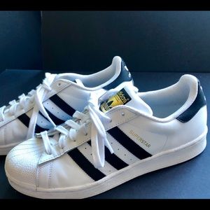 ⭐️ADIDAS ORIGINALS WOMEN’S SUPERSTAR SHOES!⭐️